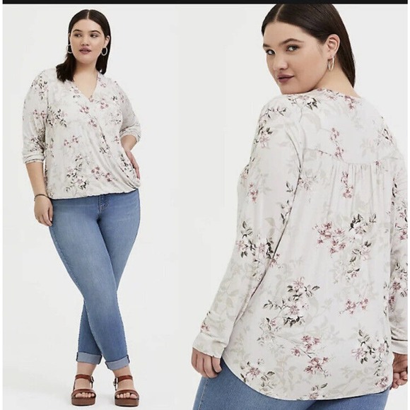 Torrid NWT Victorian Floral Surplice Top Super Soft Knits Long Sleeve Size 4 - Picture 2 of 10